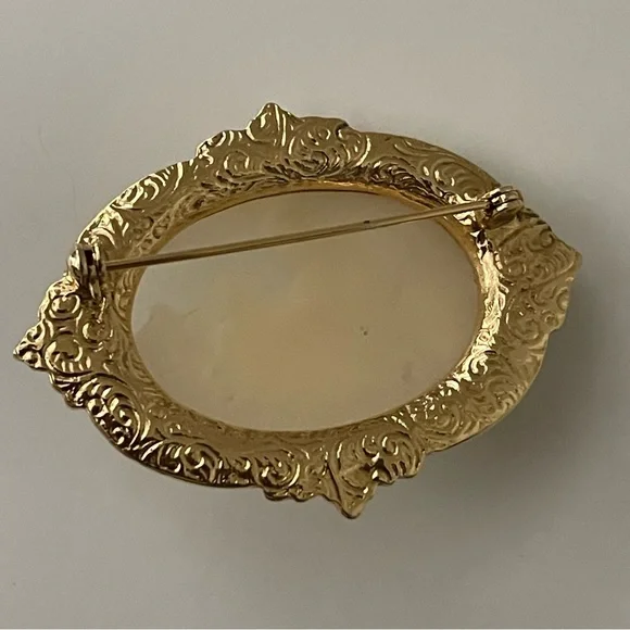 Vintage Brooch Goldtone Mother and Child Cameo Metal Pin (Possibly 1928 Brand) - Picture 14 of 16